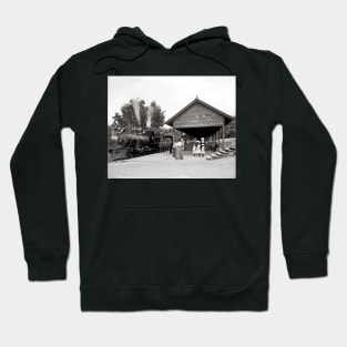 Catskill Mountains Railroad Station, 1902. Vintage Photo Hoodie